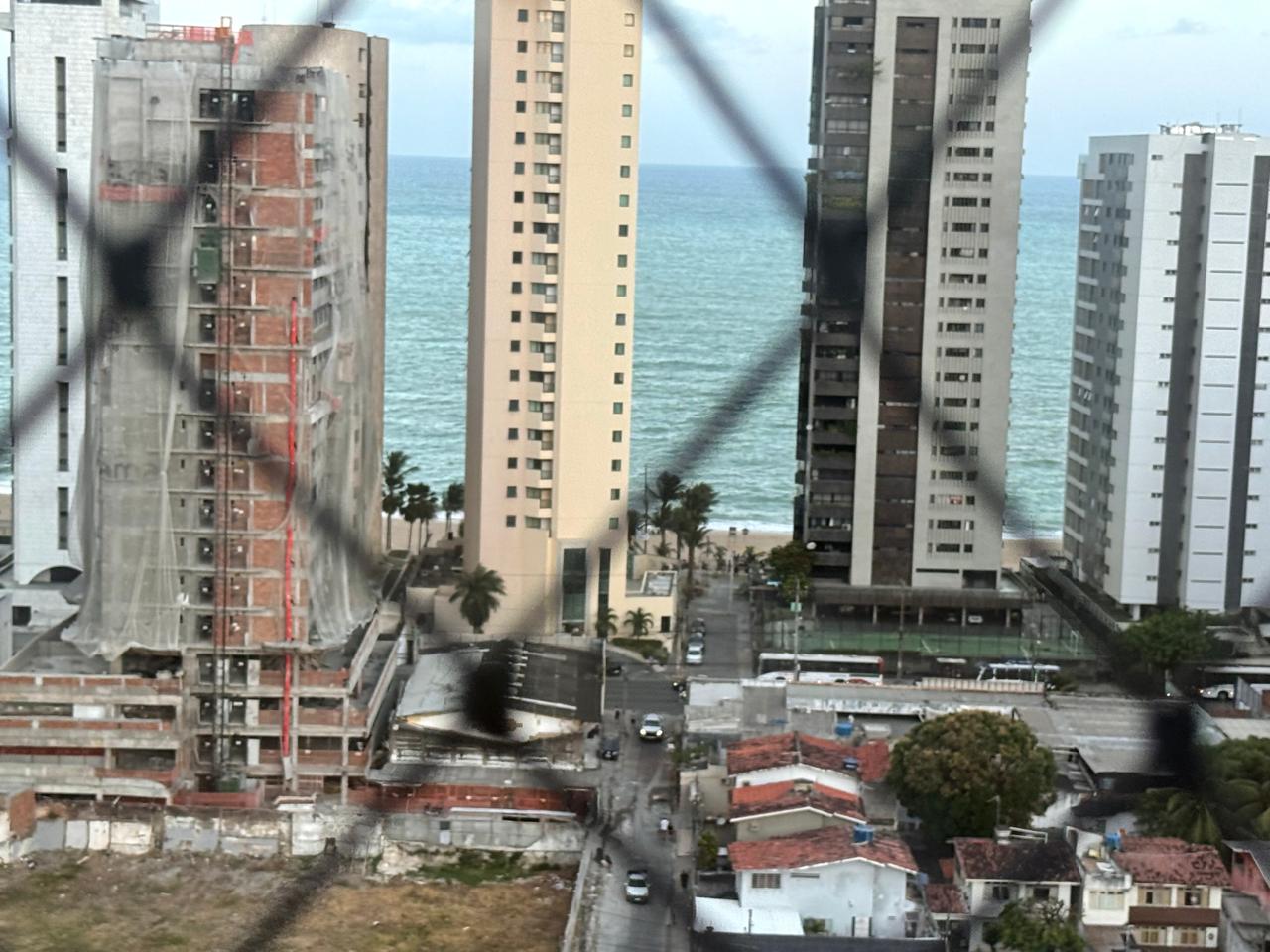 Edf. Bosque dos Guararapes (3 Quartos) Piedade.