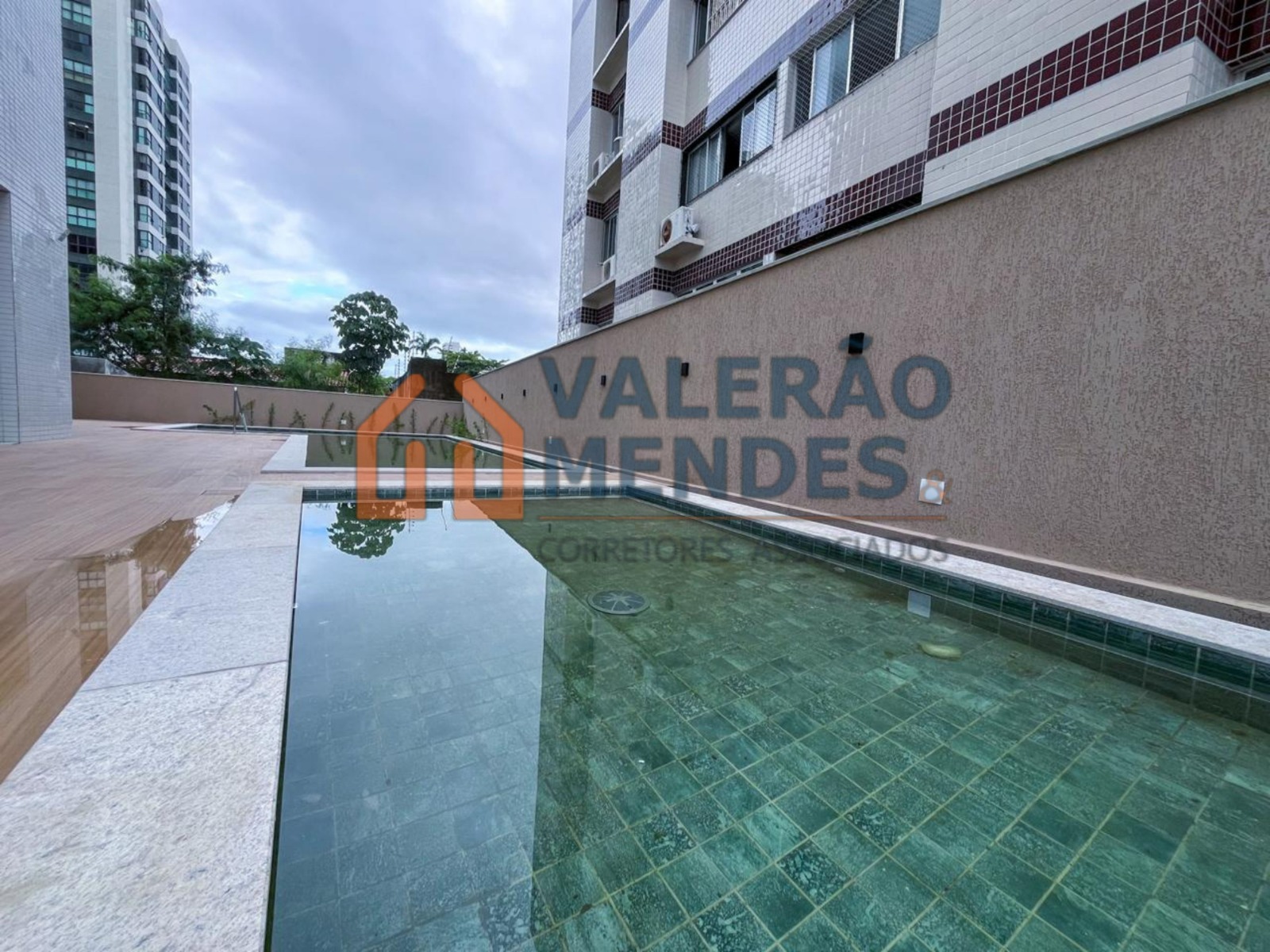 Edf. Beira Rio Colonial (3 Quartos) Torre.